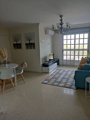 Foto 2 de Piso en alquiler en Ronda de 3 habitaciones con terraza y muebles