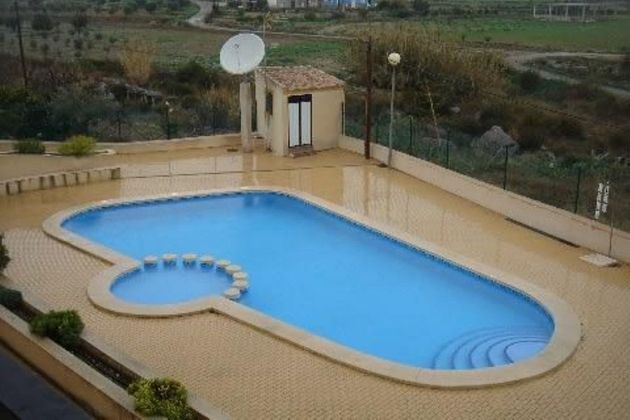 Foto 2 de Casa en venda a calle Atalaya de 2 habitacions amb terrassa i piscina