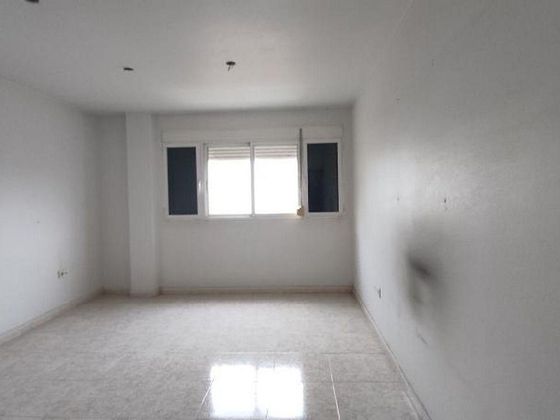 Foto 1 de Venta de piso en avenida Del Príncipe de 3 habitaciones con garaje y ascensor