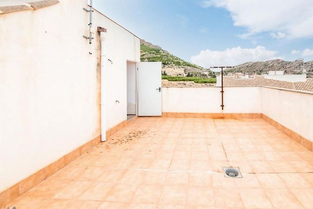 Foto 2 de Casa en venda a calle Río Ebro de 3 habitacions amb terrassa i garatge