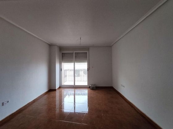 Foto 2 de Pis en venda a calle Escuelas Viejas de 2 habitacions amb garatge i balcó
