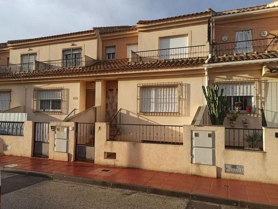 Foto 1 de Casa adosada en venta en calle Rio Segura de 4 habitaciones con terraza y garaje