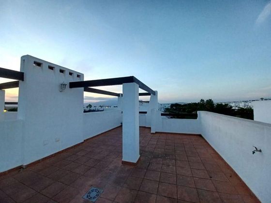 Foto 1 de Àtic en venda a calle Alcanara de 2 habitacions amb terrassa i garatge