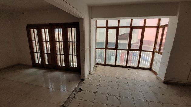 Foto 1 de Pis en venda a calle Doctor Ferrero Velasco de 4 habitacions amb terrassa i balcó