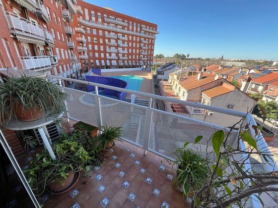 Foto 1 de Venta de piso en Colores - Entreparques de 3 habitaciones con terraza y piscina