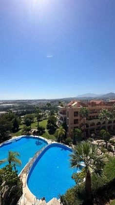 Foto 2 de Pis en venda a calle Magna Marbella de 4 habitacions amb terrassa i piscina