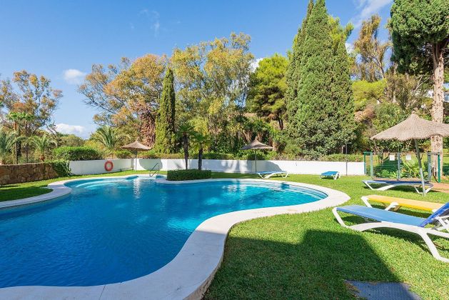 Foto 2 de Dúplex en venda a calle Sierra Bermeja de 4 habitacions amb terrassa i piscina