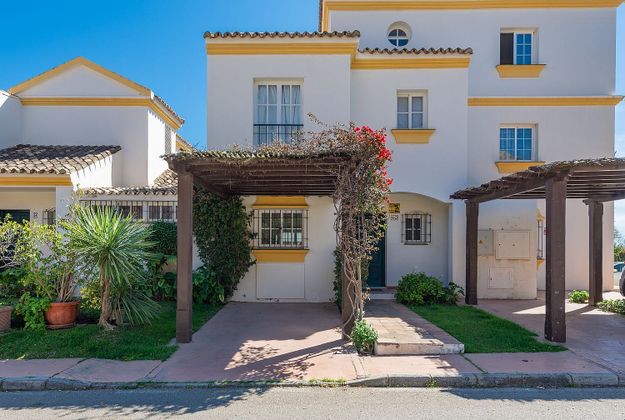 Foto 2 de Casa en venda a calle Merion de 3 habitacions amb terrassa i piscina