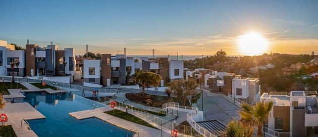 Foto 1 de Dúplex en lloguer a Cabo Pino - Reserva de Marbella de 3 habitacions amb terrassa i piscina