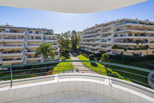 Foto 1 de Pis en venda a Guadalmina de 3 habitacions amb terrassa i piscina