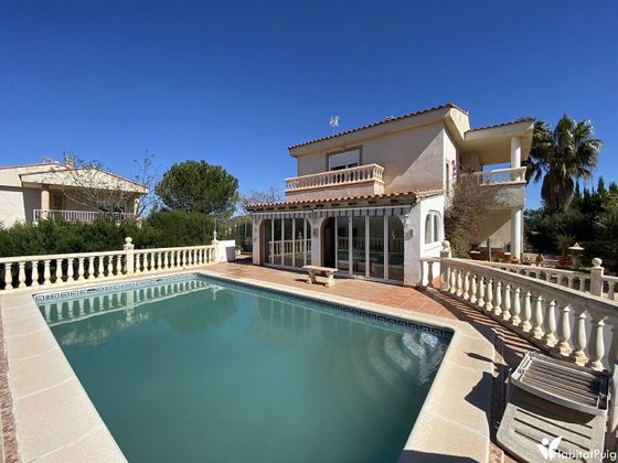 Foto 1 de Xalet en venda a Benaguasil de 4 habitacions amb terrassa i piscina