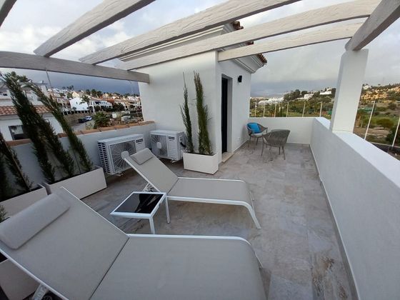 Foto 1 de Casa adossada en venda a urbanización Dos Hermanas II de 3 habitacions amb terrassa i piscina
