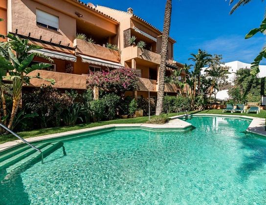 Foto 1 de Àtic en venda a calle Sierra Bermeja de 4 habitacions amb terrassa i piscina
