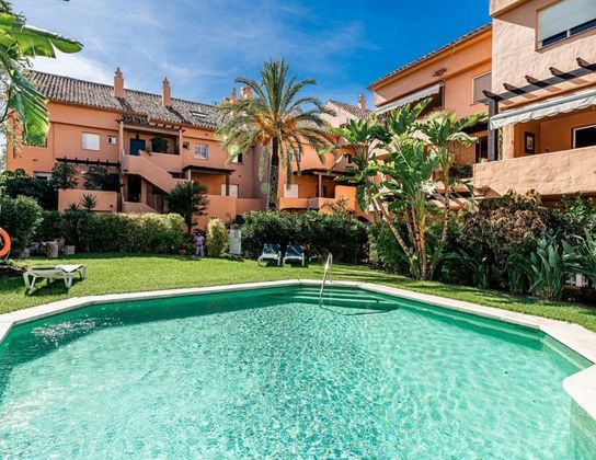 Foto 2 de Àtic en venda a calle Sierra Bermeja de 4 habitacions amb terrassa i piscina