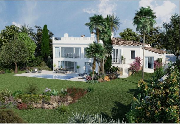 Foto 1 de Xalet en venda a Guadalmina de 4 habitacions amb terrassa i piscina