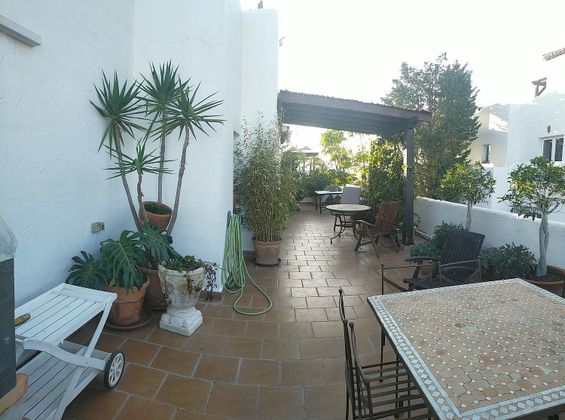 Foto 1 de Ático en venta en urbanización Jardines de Sierra Blancca de 5 habitaciones con terraza y piscina