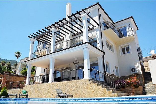 Foto 2 de Xalet en venda a Benalmádena pueblo de 6 habitacions amb terrassa i piscina