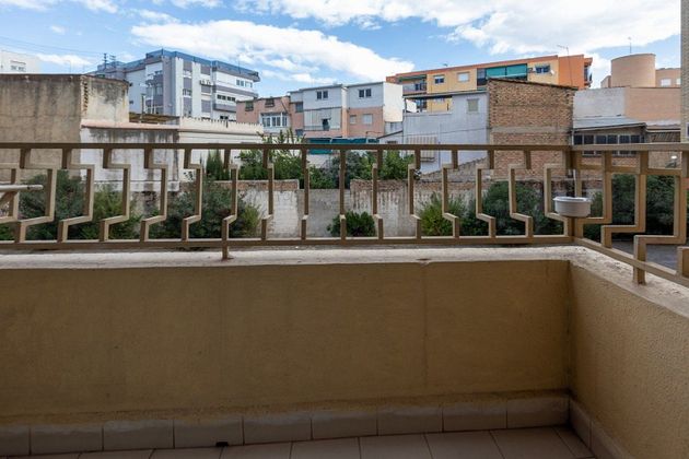 Foto 2 de Venta de piso en calle Asturias de 4 habitaciones con ascensor