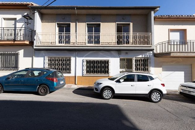 Foto 1 de Venta de casa en calle Granada de 6 habitaciones con terraza y balcón