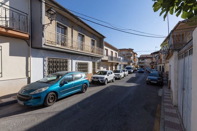 Foto 2 de Venta de casa en calle Granada de 6 habitaciones con terraza y balcón