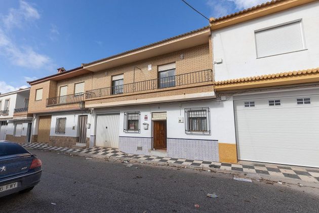 Foto 1 de Xalet en venda a calle Sevilla de 5 habitacions amb terrassa i garatge