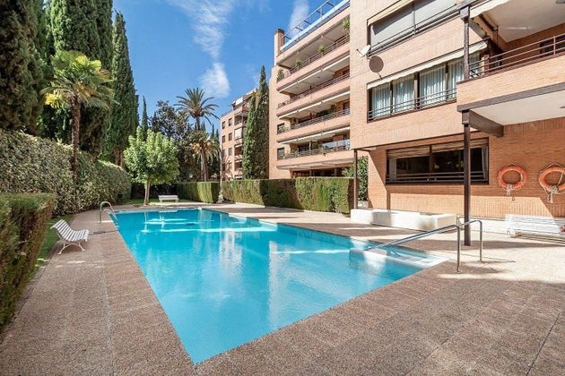 Foto 1 de Pis en venda a plaza De Los Campos de 4 habitacions amb terrassa i piscina