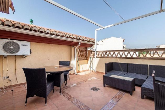 Foto 1 de Casa en venda a carretera Bailénmotril de 4 habitacions amb terrassa i garatge