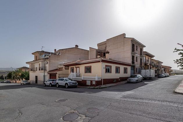 Foto 2 de Casa en venda a carretera Bailénmotril de 4 habitacions amb terrassa i garatge
