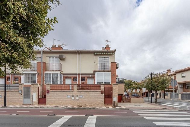 Foto 2 de Casa en venda a calle Ocho de Marzo de 3 habitacions amb terrassa i balcó
