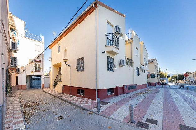 Foto 2 de Casa adossada en venda a calle Terrona de 3 habitacions amb garatge i balcó