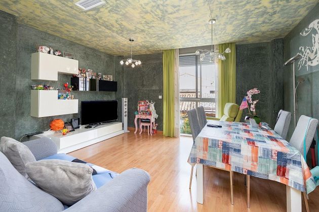 Foto 1 de Venta de piso en calle Pintor Murillo de 2 habitaciones con terraza y garaje