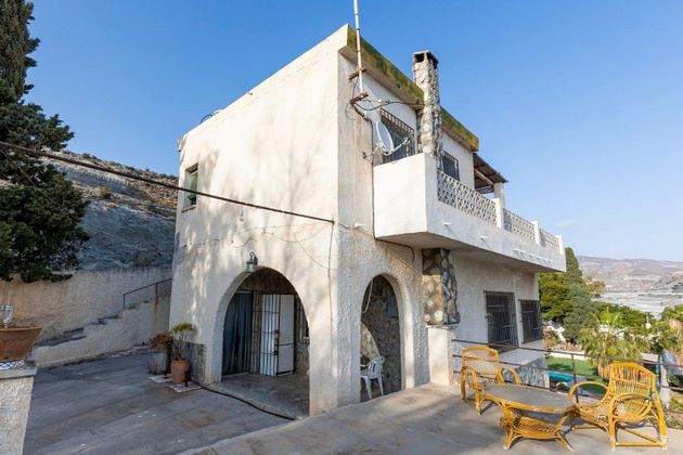 Foto 2 de Casa rural en venda a avenida De Las Palmeras de 4 habitacions amb terrassa i jardí