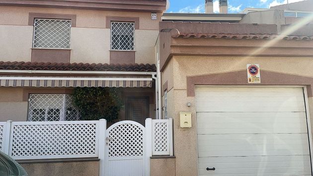 Foto 1 de Casa en venda a calle La Vaguada de 3 habitacions amb terrassa i jardí