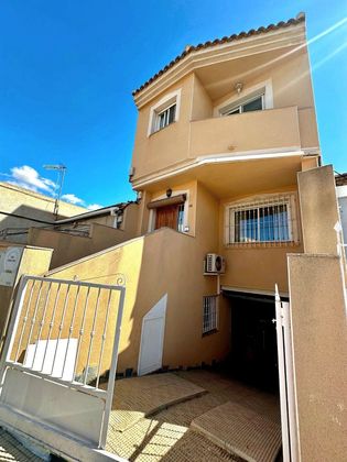 Foto 1 de Venta de casa en calle Los Dolores de 4 habitaciones con terraza y garaje