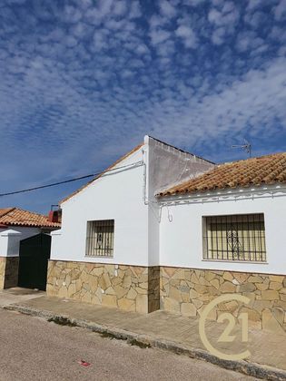 Foto 1 de Xalet en venda a calle Iglesia de 5 habitacions amb piscina i garatge