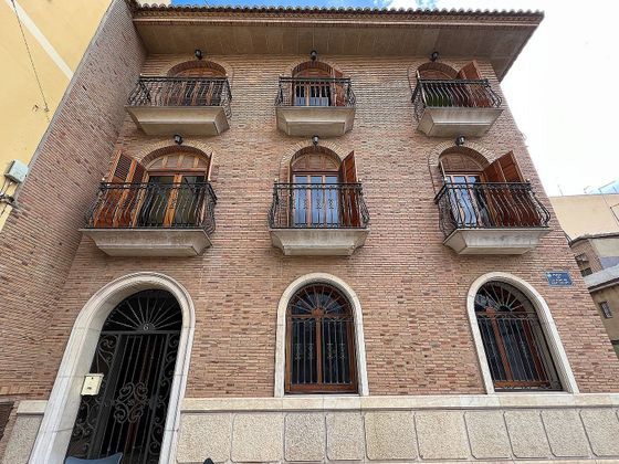 Foto 2 de Edifici en venda a plaza De la Fuente de San Agustin amb ascensor