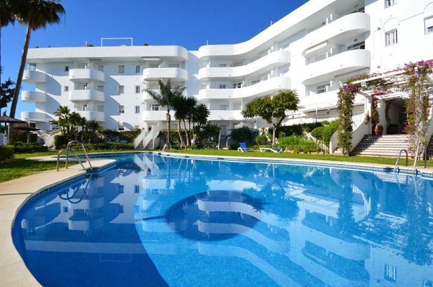 Foto 1 de Dúplex en venda a Lomas de Marbella Club - Puente Romano de 3 habitacions amb terrassa i piscina