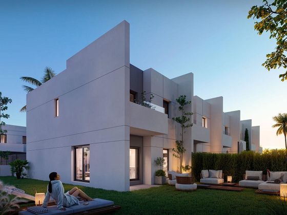 Foto 1 de Casa adossada en venda a Caleta de Vélez de 4 habitacions amb terrassa i piscina