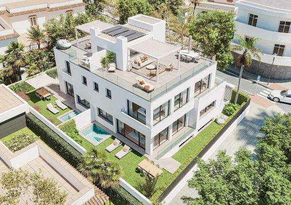 Foto 1 de Casa adossada en venda a Pedregalejo de 3 habitacions amb terrassa i piscina