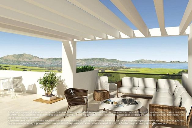 Foto 1 de Àtic en venda a La Alcaidesa de 4 habitacions amb terrassa i piscina