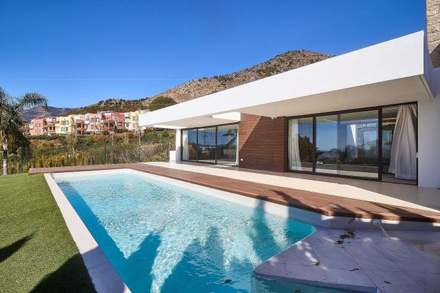 Foto 2 de Chalet en venta en Zona el Higuerón de 3 habitaciones con terraza y piscina