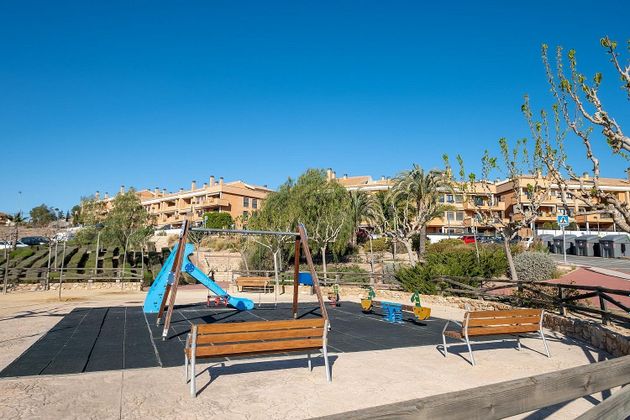 Foto 1 de Pis en venda a paseo Del Portón de 4 habitacions amb terrassa i piscina