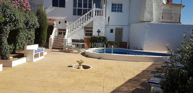 Foto 1 de Casa en venta en Játar de 6 habitaciones con terraza y piscina