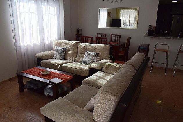 Foto 2 de Piso en venta en Alcaucín de 3 habitaciones con terraza y piscina