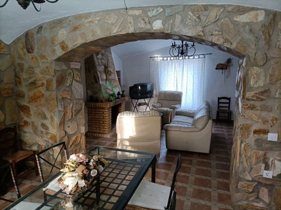 Foto 1 de Chalet en venta en Olivenza de 5 habitaciones con terraza y calefacción