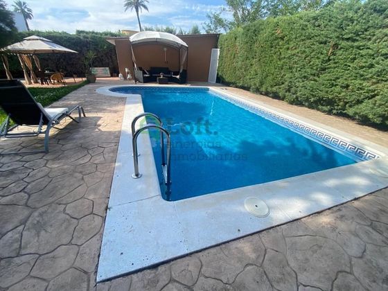 Foto 1 de Chalet en venta en Golf Guadiana de 3 habitaciones con terraza y piscina