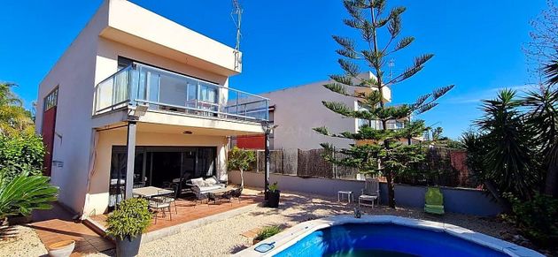 Foto 2 de Xalet en venda a Moncada de 4 habitacions amb terrassa i piscina