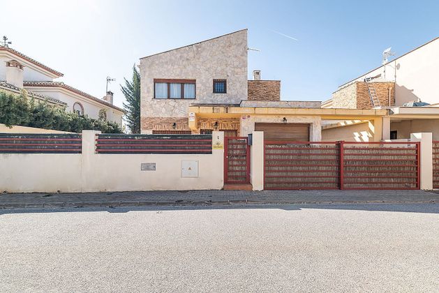 Foto 2 de Casa adossada en venda a calle Caballo de 3 habitacions amb terrassa i piscina