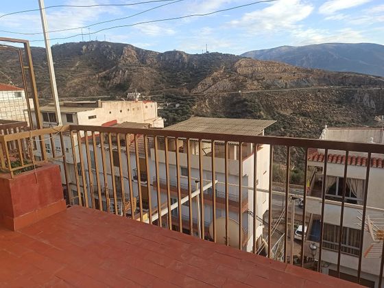 Foto 1 de Pis en venda a Lanjarón de 3 habitacions amb terrassa i ascensor
