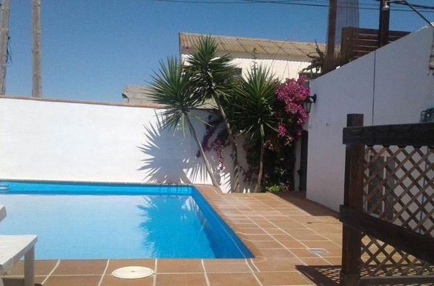 Foto 1 de Casa en venda a calle Colombia de 6 habitacions amb terrassa i piscina
